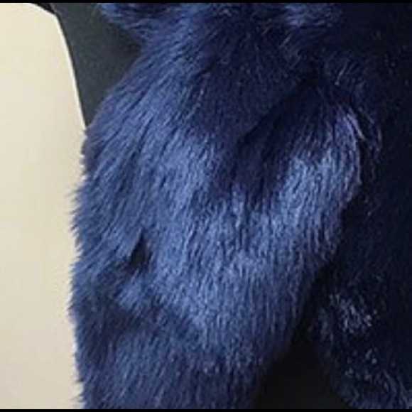 47” Silky & Plush Quality Faux Fur Scarves, NWT - Picture 6 of 7